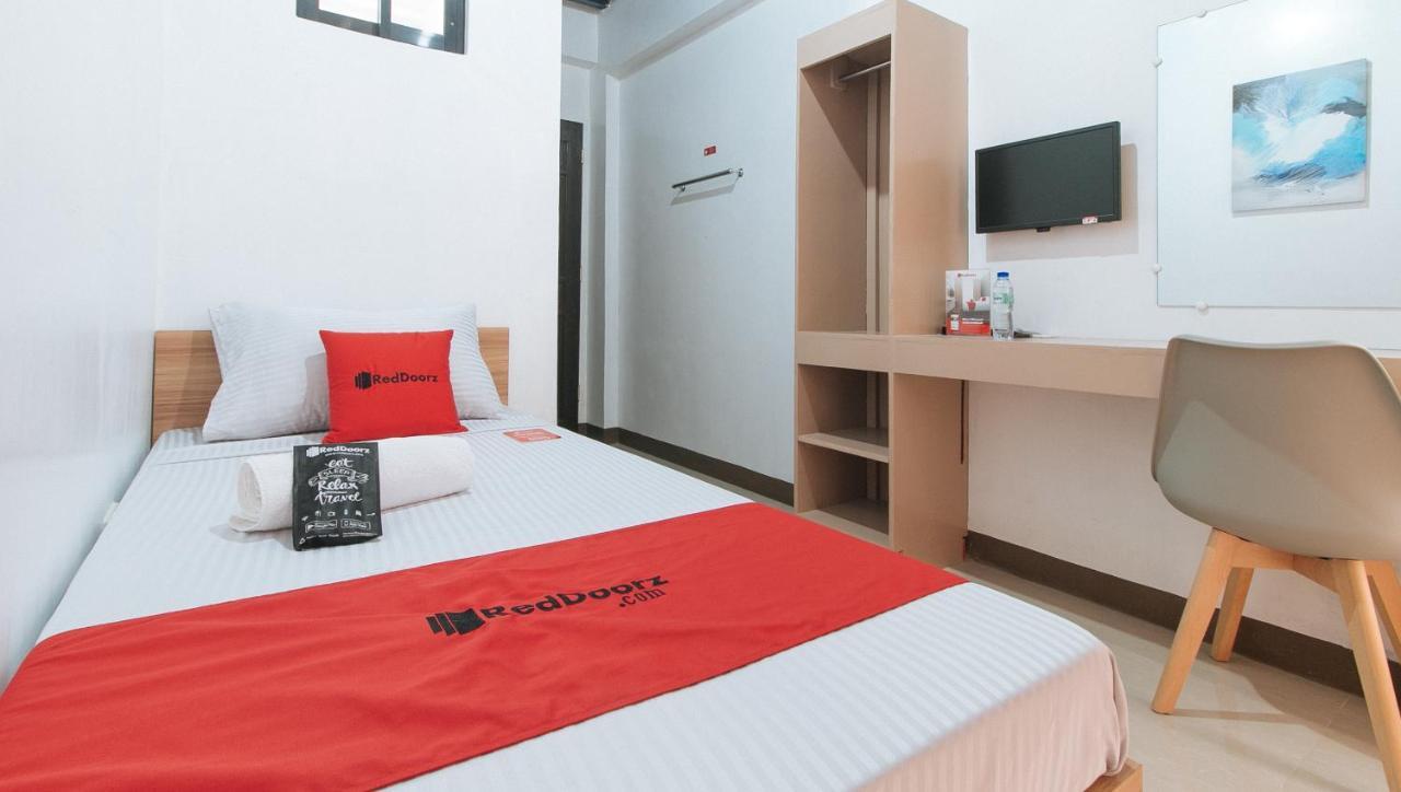 Reddoorz Near Iloilo International Airport 호텔 Cabatuan 외부 사진