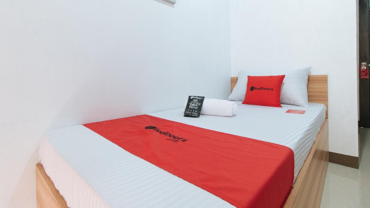 Reddoorz Near Iloilo International Airport 호텔 Cabatuan 외부 사진